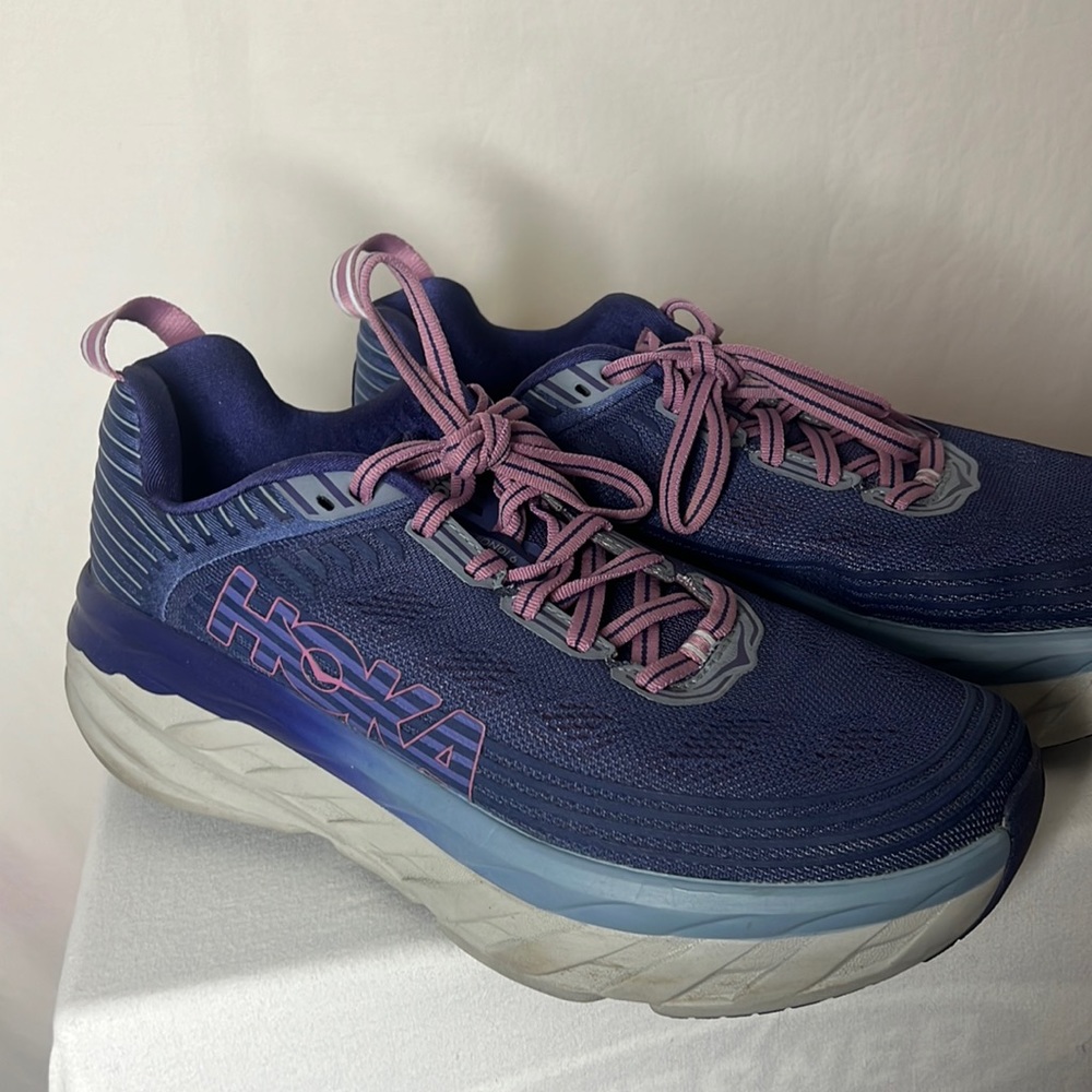 How’s Running Shoes size 8